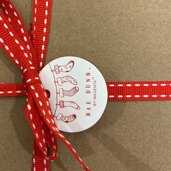 Rae Dunn MERRY CHRISTMAS Stacking Mugs & Cocoa Pot Set - Picture 6 of 6